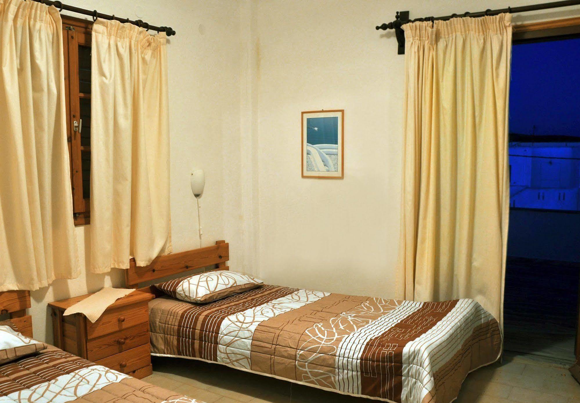 Michalis Apartments Near The Beaches With Sea View Páros Exterior foto